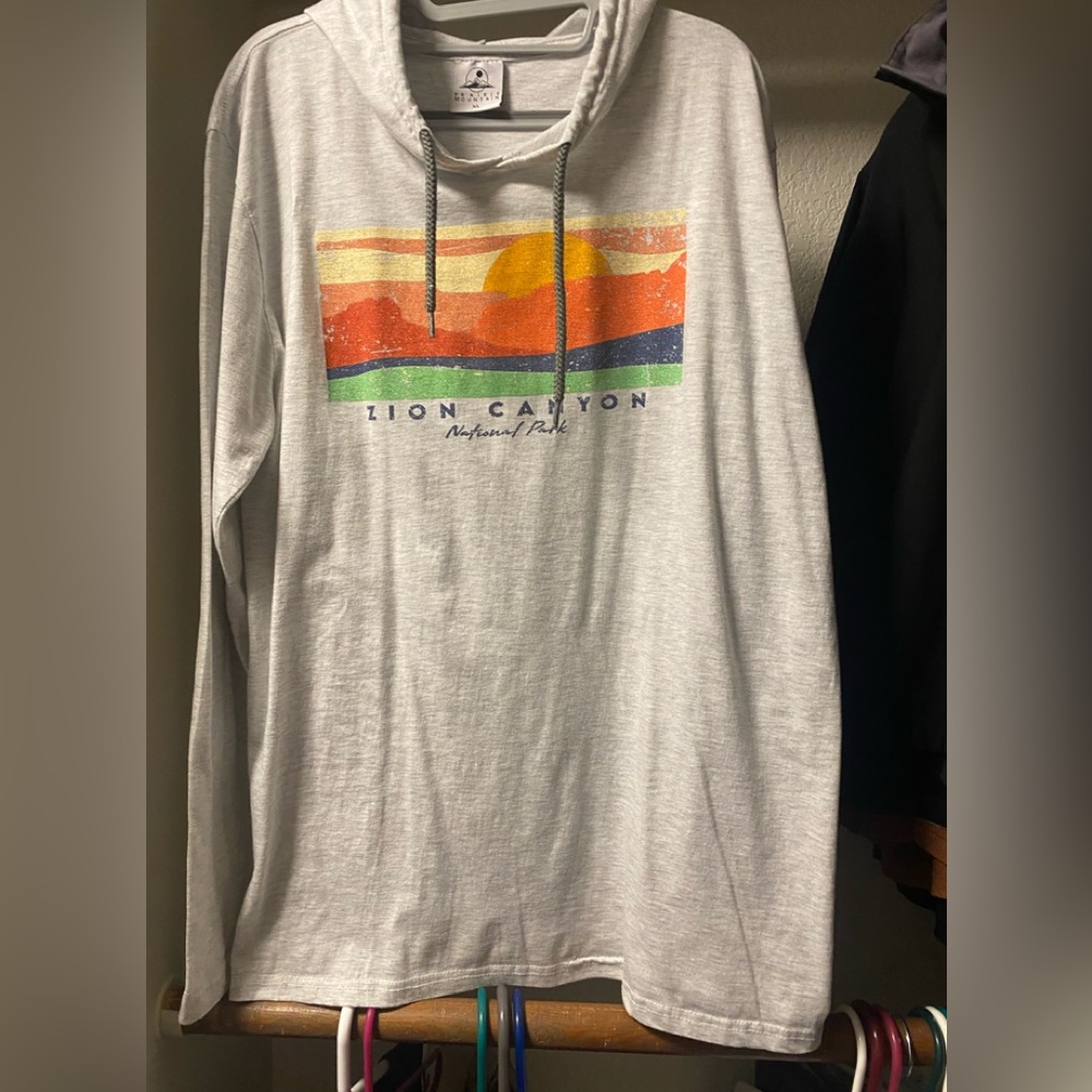 Zion Canyon National Park Long Sleeve T-Shirtrt Hoodie, light gray